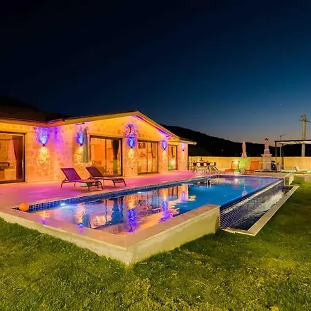 Villa Anetos *